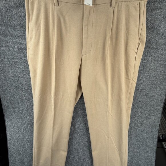 NWT Banana Republic Brushed Pleated Pant Men 34x30 Tapered Leg Relaxed Fit - Picture 1 of 16